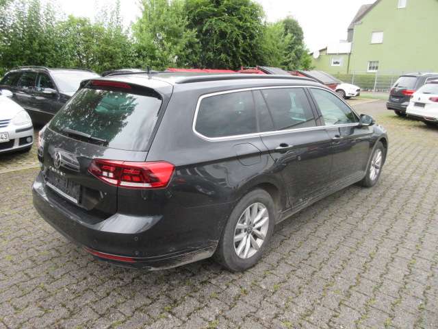 VW Passat Variant Business 2.0 TDI DSG NAVI AHK KAMER 193.960 km 14.444 &euro; Bergkamen 59192
