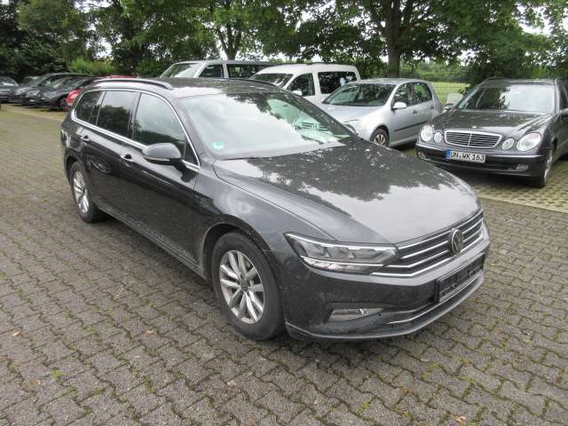 VW Passat Variant Business 2.0 TDI DSG NAVI AHK KAMER 193.960 km 14.444 &euro; Bergkamen 59192