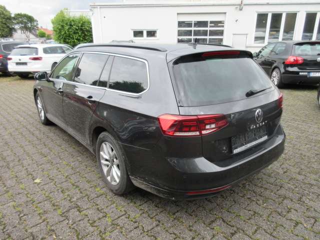 VW Passat Variant Business 2.0 TDI DSG NAVI AHK KAMER 193.960 km 14.444 &euro; Bergkamen 59192