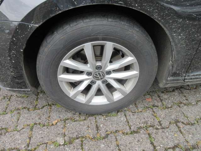 VW Passat Variant Business 2.0 TDI DSG NAVI AHK KAMER 193.960 km 14.444 &euro; Bergkamen 59192