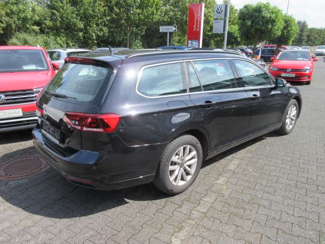 VW Passat Variant Business 2.0 TDI DSG NAVI AHK LED K 146.960 km 18.799 &euro; Bergkamen 59192